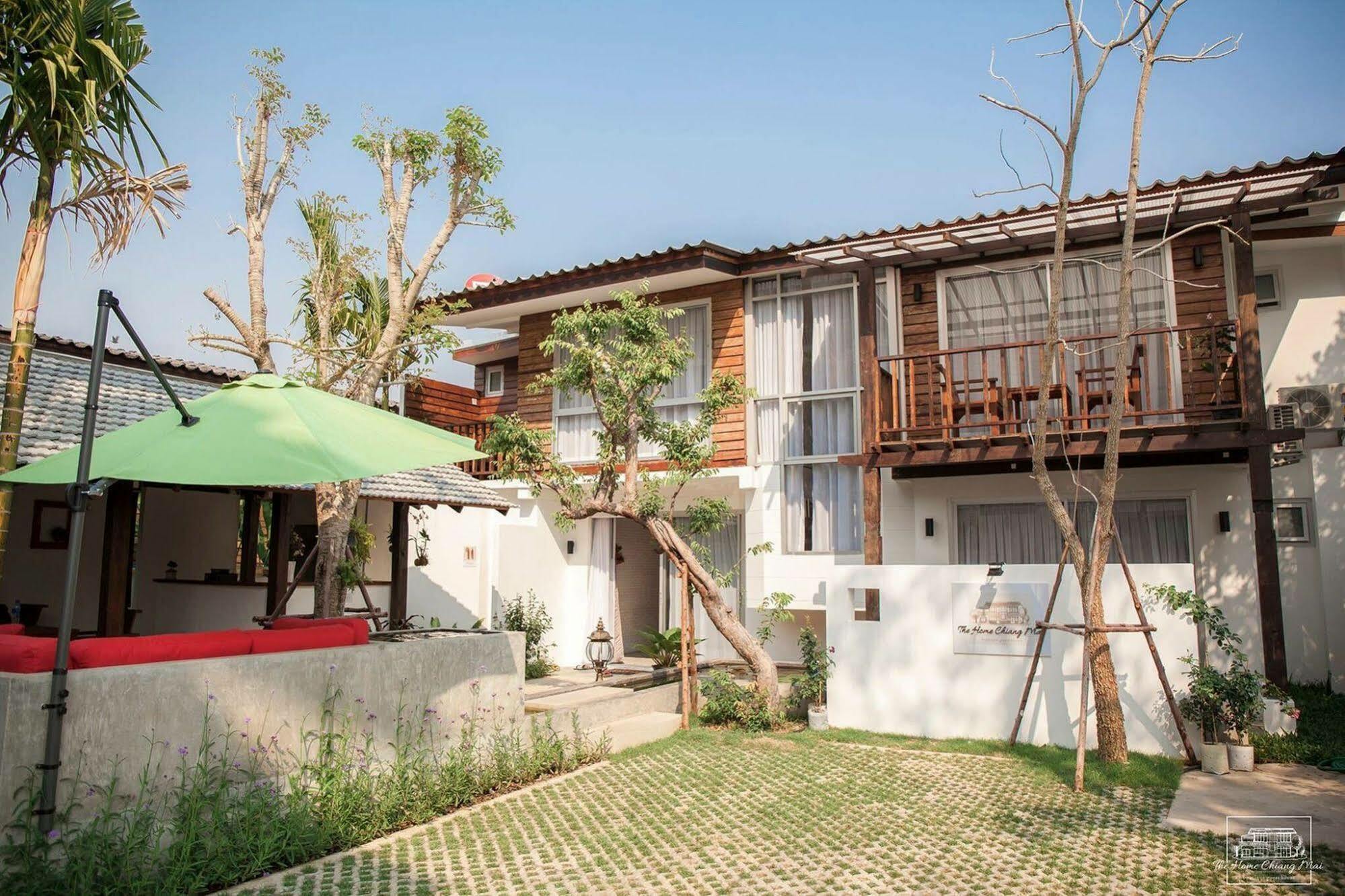 The Home Chiangmai Luxury Guesthouse Чиангмай Екстериор снимка