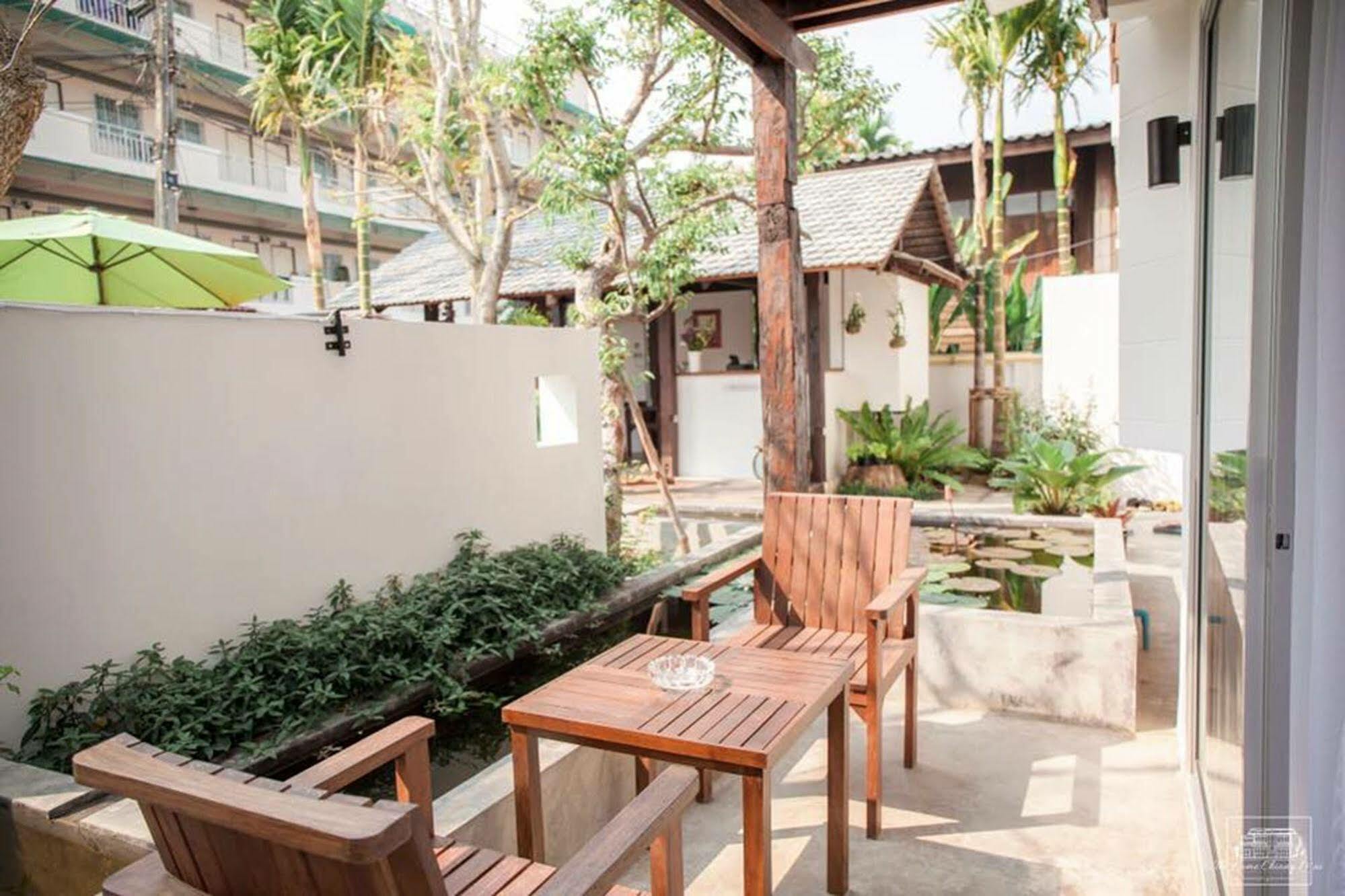 The Home Chiangmai Luxury Guesthouse Чиангмай Екстериор снимка