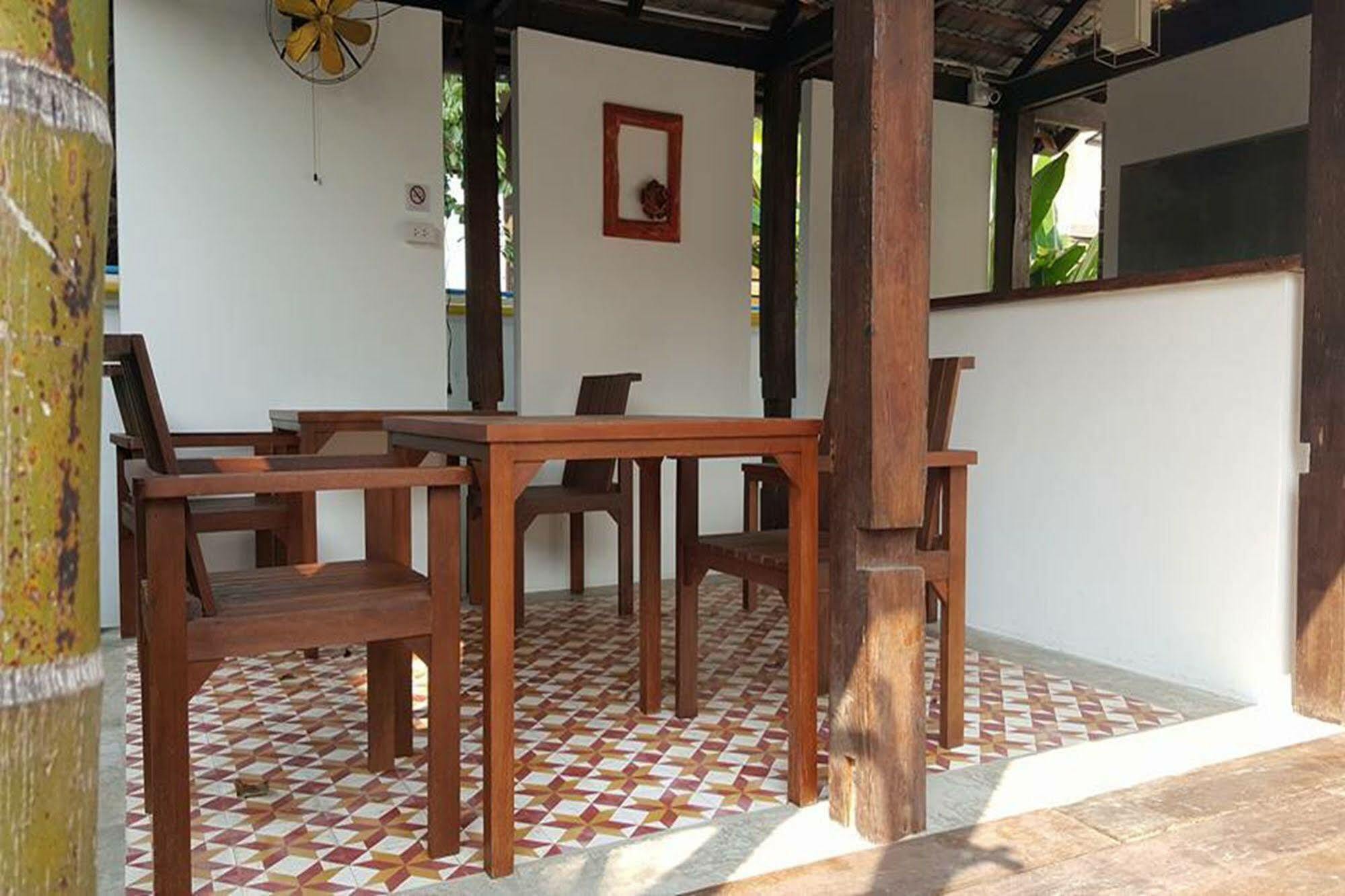 The Home Chiangmai Luxury Guesthouse Чиангмай Екстериор снимка