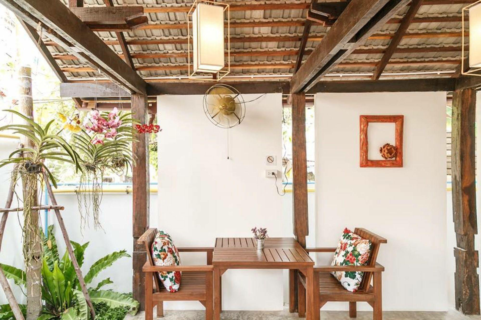 The Home Chiangmai Luxury Guesthouse Чиангмай Екстериор снимка