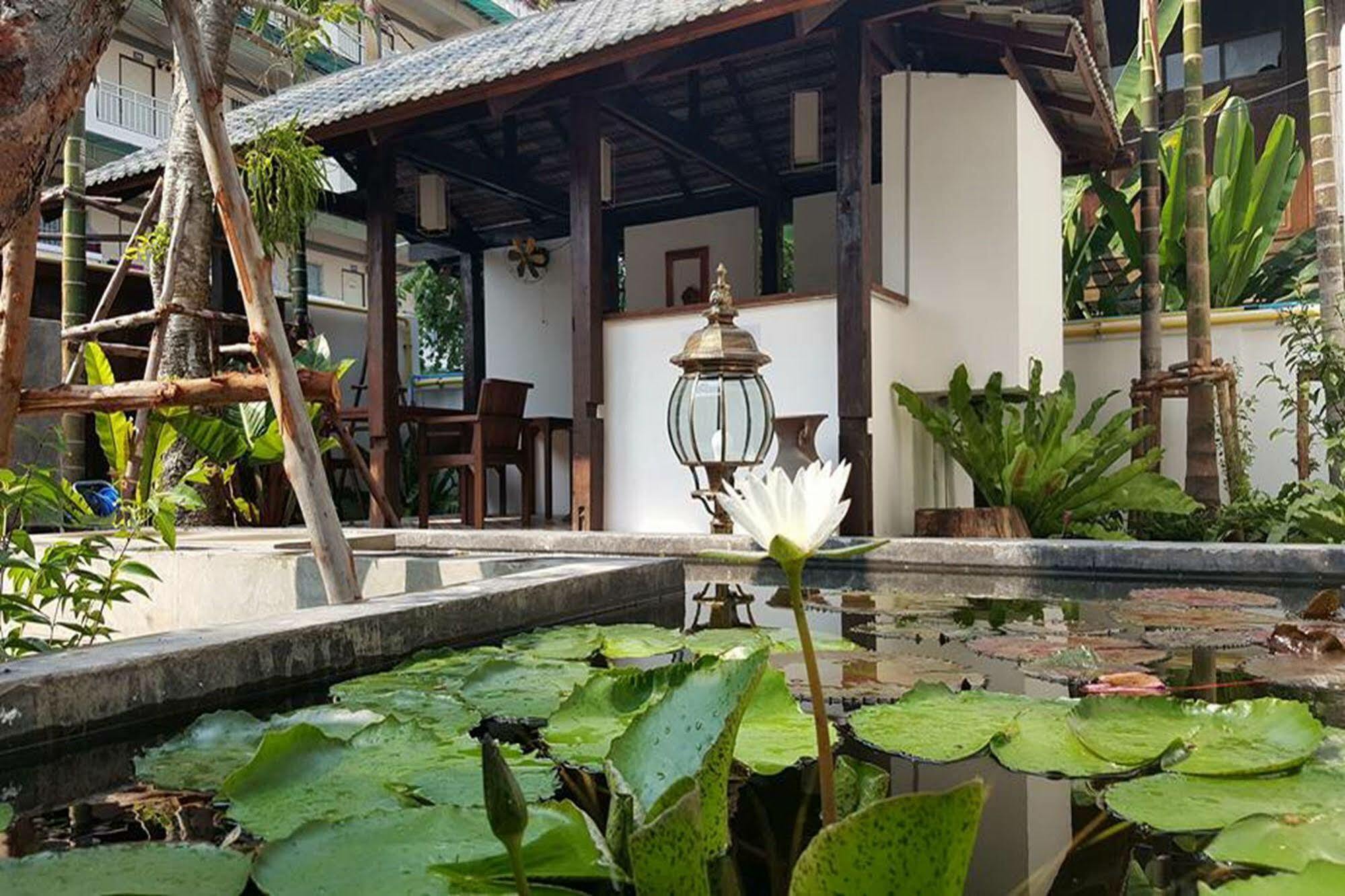 The Home Chiangmai Luxury Guesthouse Чиангмай Екстериор снимка
